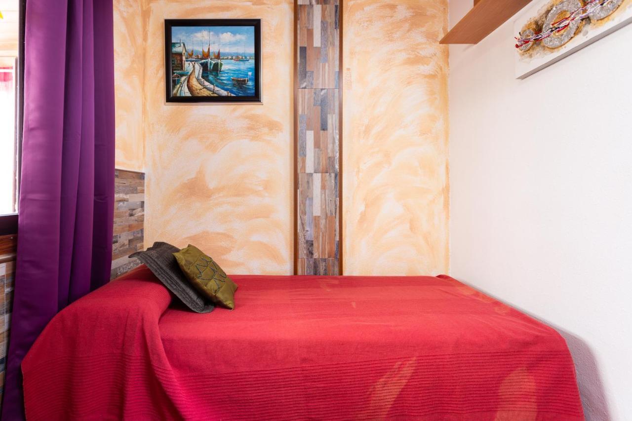 Apartamento En Primera Linea De Playa Con Aire Acondicionado 阿罗纳 外观 照片